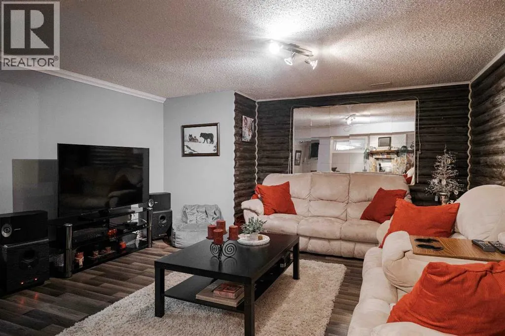 114 Hilltop Crescent