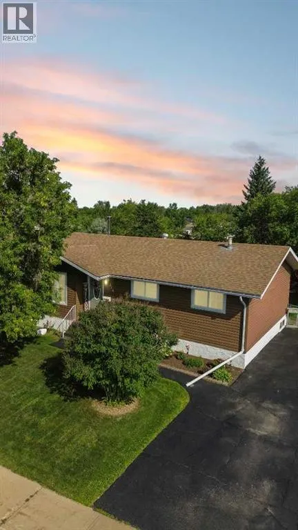 114 Hilltop Crescent