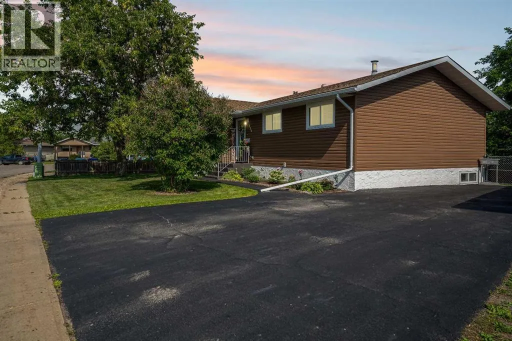 114 Hilltop Crescent