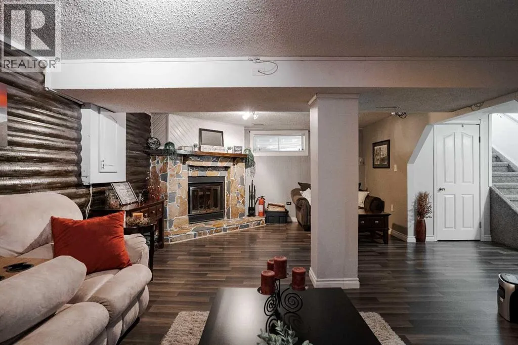114 Hilltop Crescent