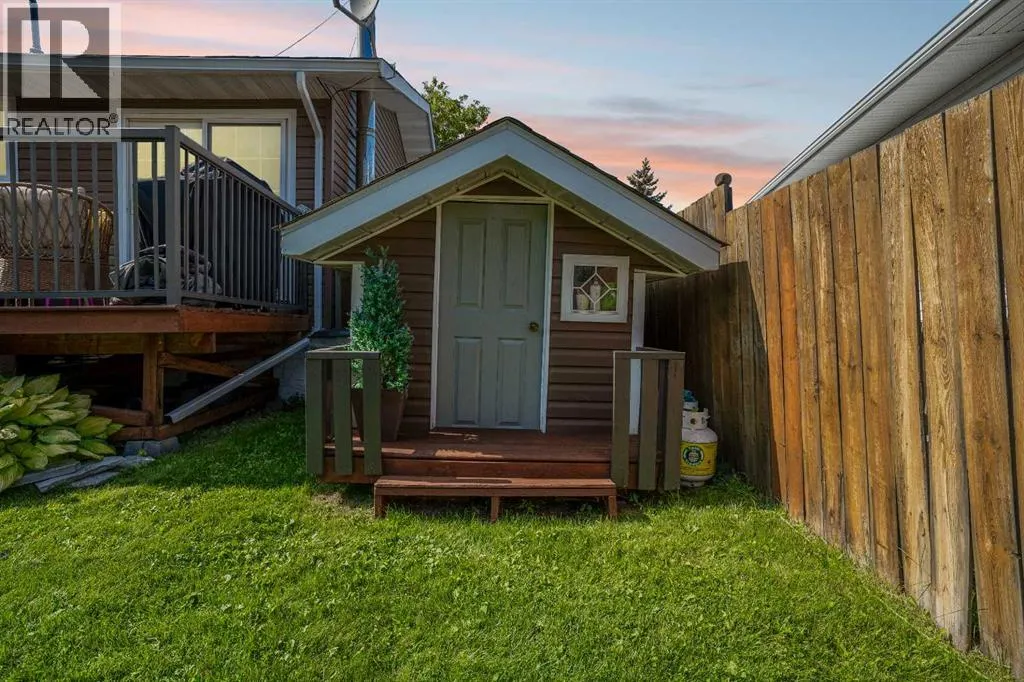 114 Hilltop Crescent