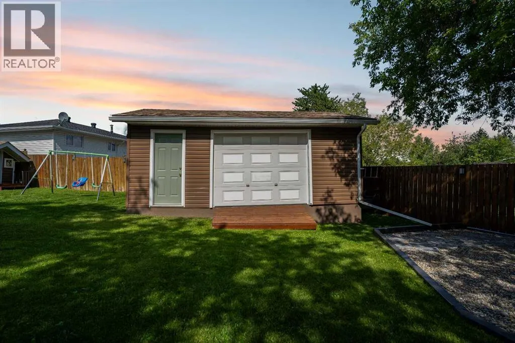 114 Hilltop Crescent