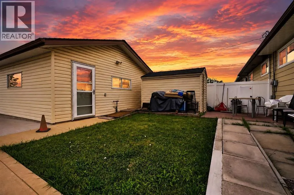 53 Queen Isabella Close SE