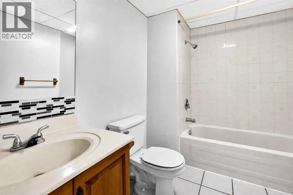 53 Queen Isabella Close SE