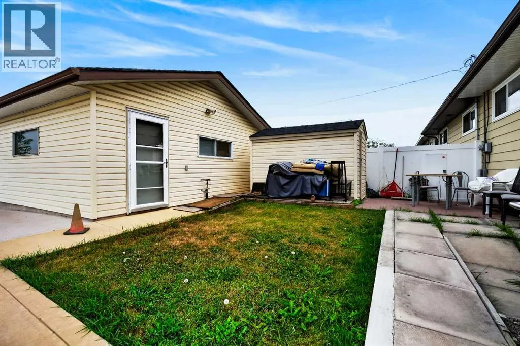 53 Queen Isabella Close SE