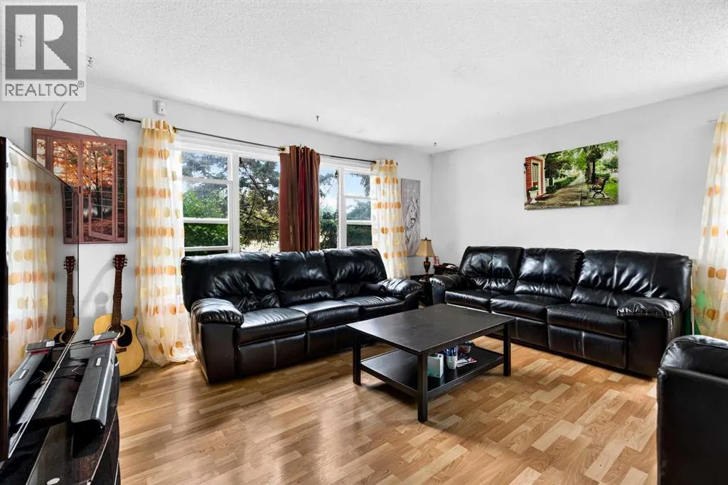 53 Queen Isabella Close SE
