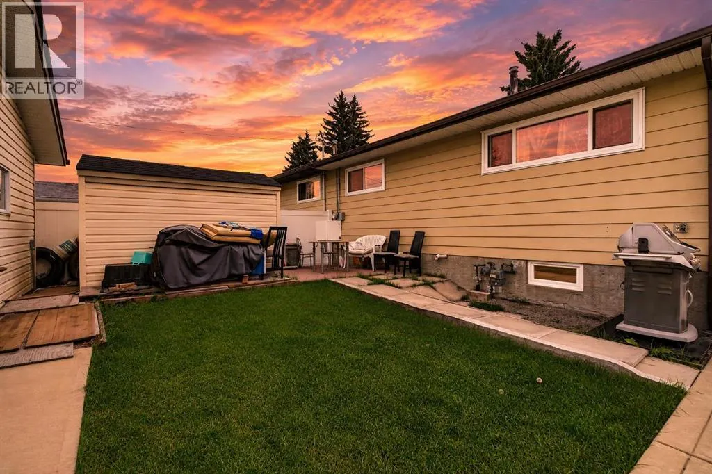 53 Queen Isabella Close SE