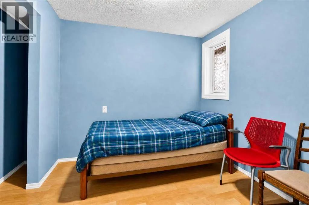 53 Queen Isabella Close SE