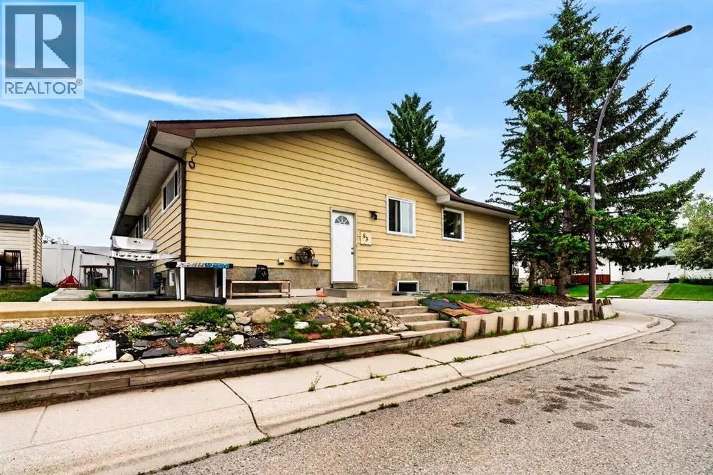 53 Queen Isabella Close SE