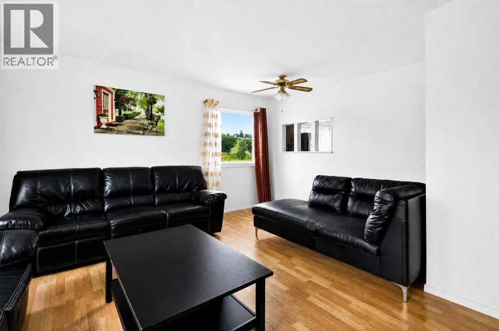 53 Queen Isabella Close SE