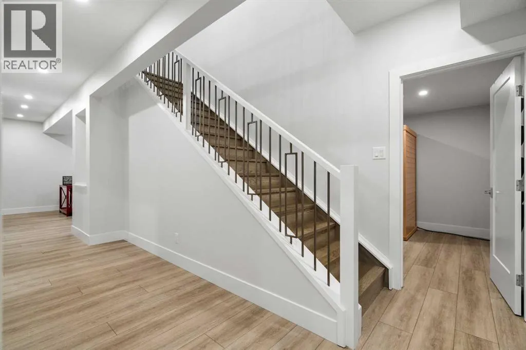 220 Marina Cove SE