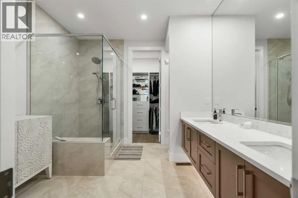 220 Marina Cove SE