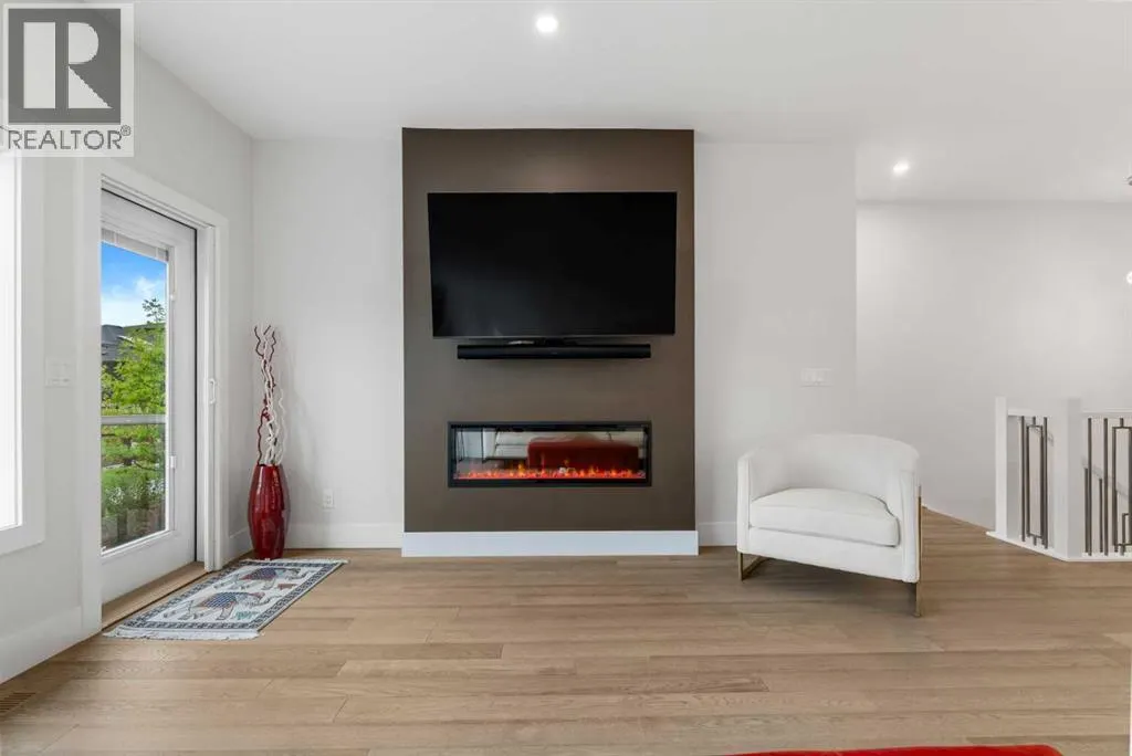 220 Marina Cove SE