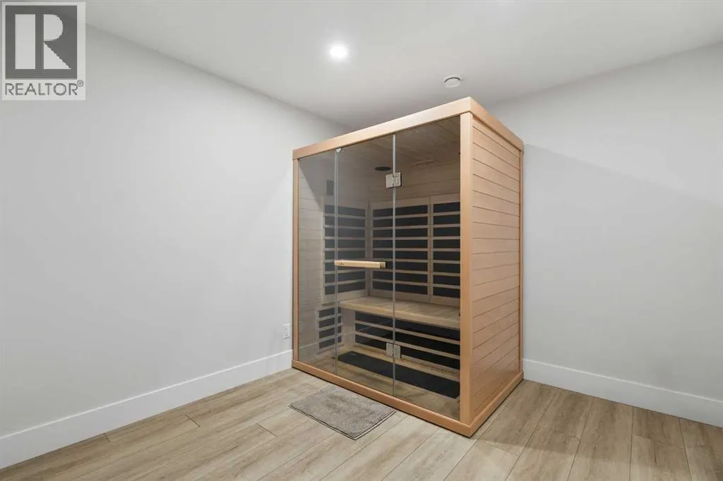 220 Marina Cove SE