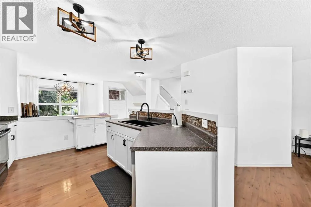 252 McKenzie Towne Link SE