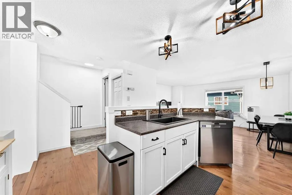 252 McKenzie Towne Link SE