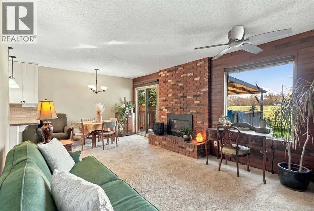 652 Oakwood Place SW