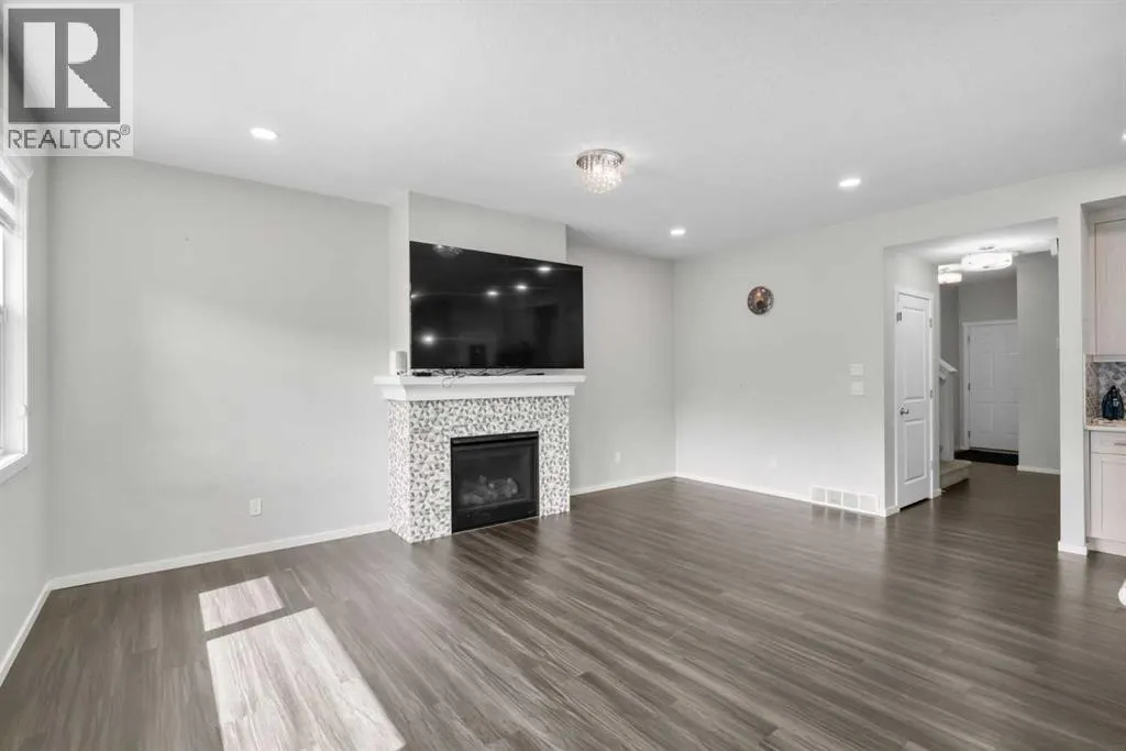 243 Savanna Lane NE