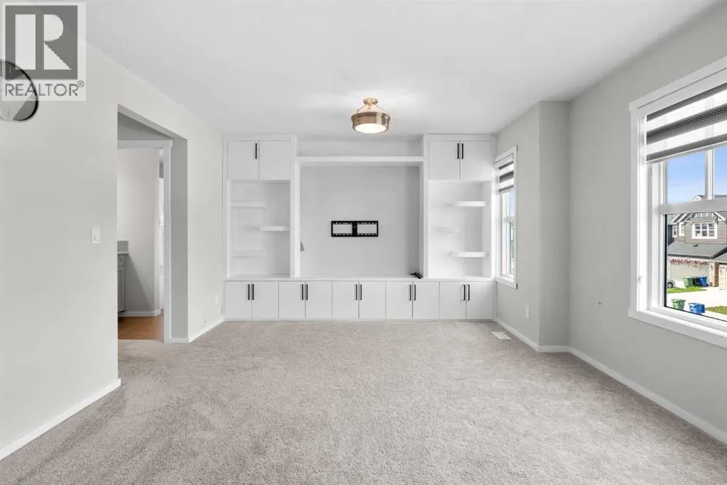 243 Savanna Lane NE
