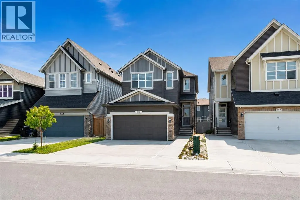 243 Savanna Lane NE