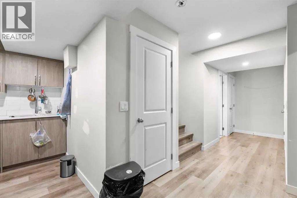 243 Savanna Lane NE
