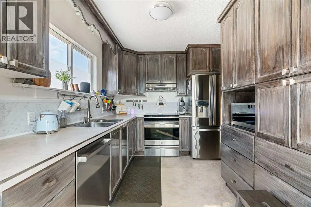 128 Cornwall Drive