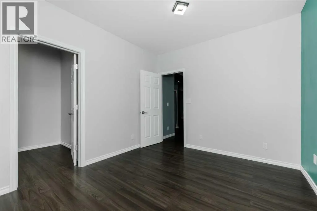 25 Prestwick Pond Terrace SE