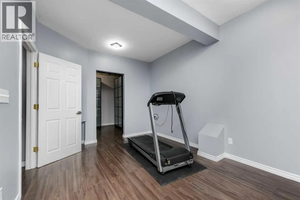 25 Prestwick Pond Terrace SE