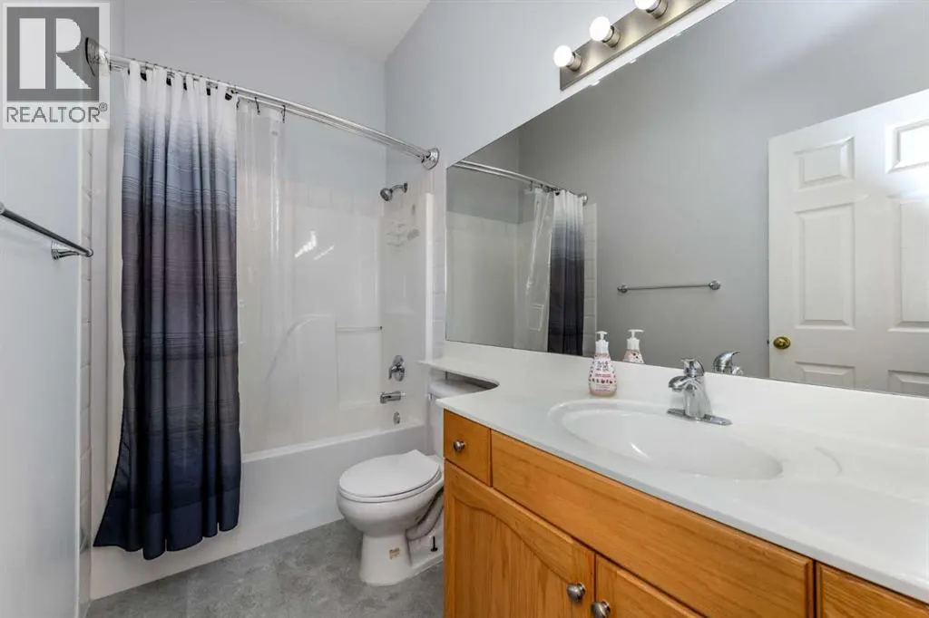 25 Prestwick Pond Terrace SE