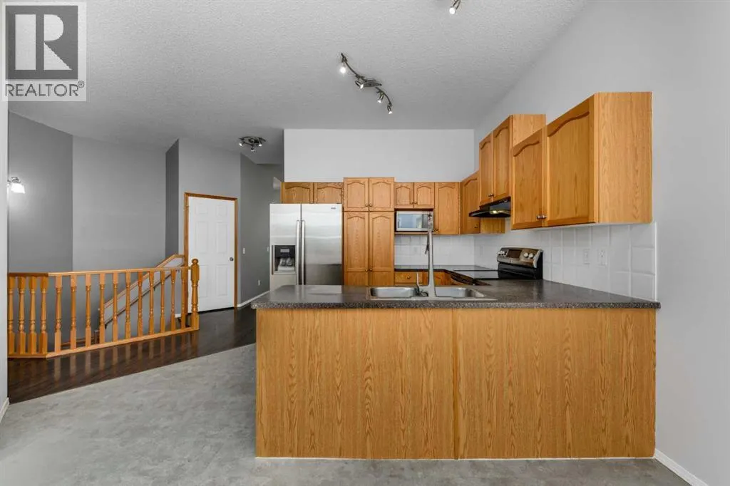 25 Prestwick Pond Terrace SE
