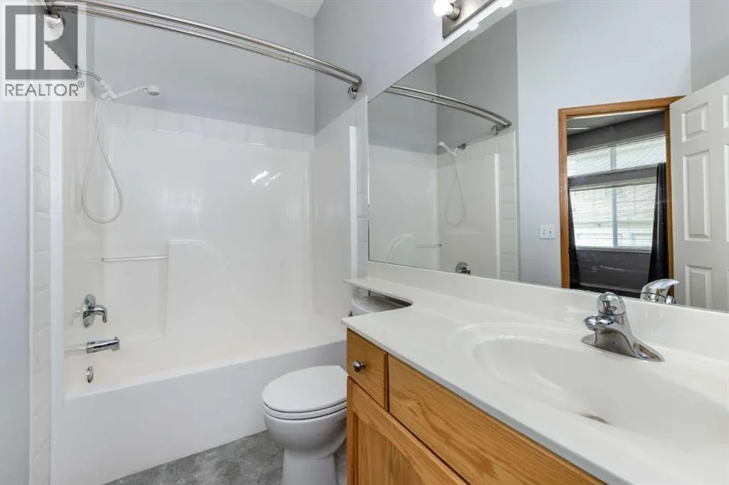 25 Prestwick Pond Terrace SE