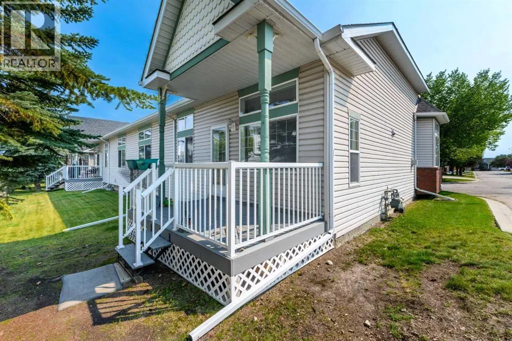 25 Prestwick Pond Terrace SE