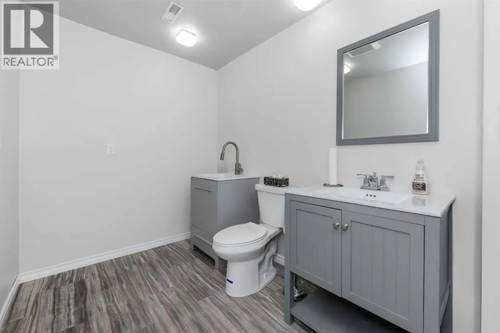25 Prestwick Pond Terrace SE