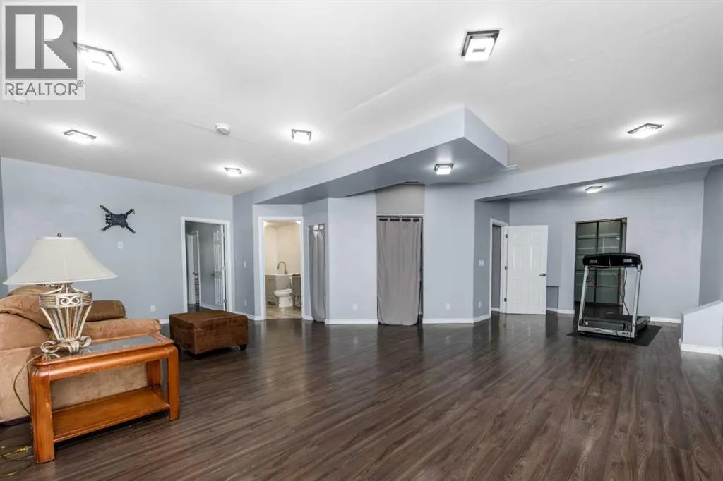 25 Prestwick Pond Terrace SE