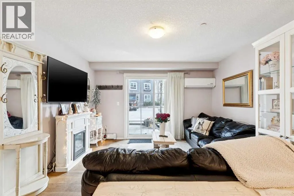 3110, 279 Copperpond Common SE