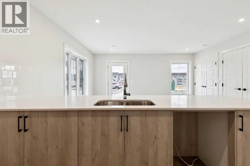 1201, 350 Mahogany Parade SE