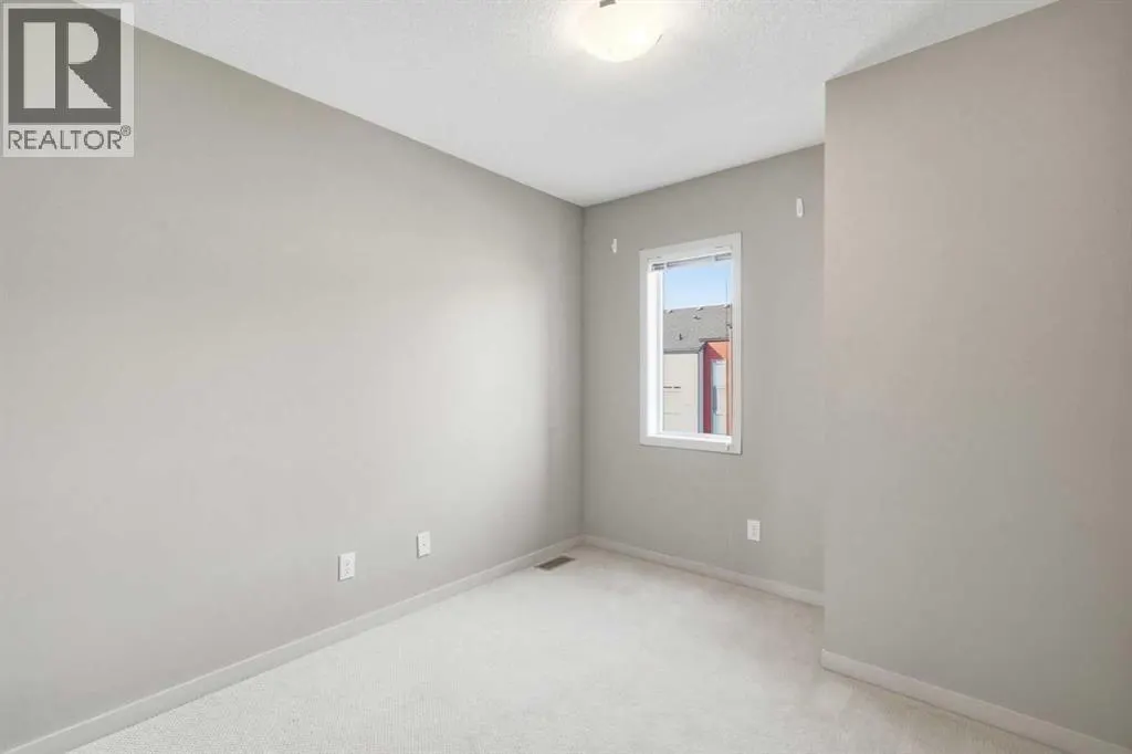 209 Copperpond Row SE