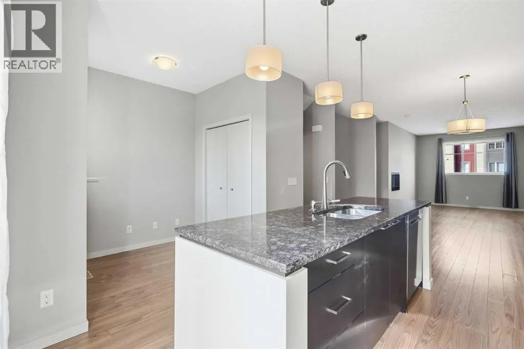209 Copperpond Row SE