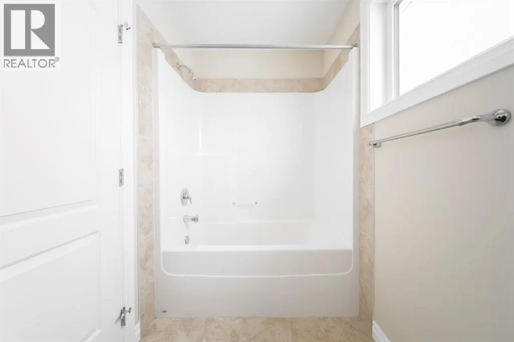 240 Comeau Crescent
