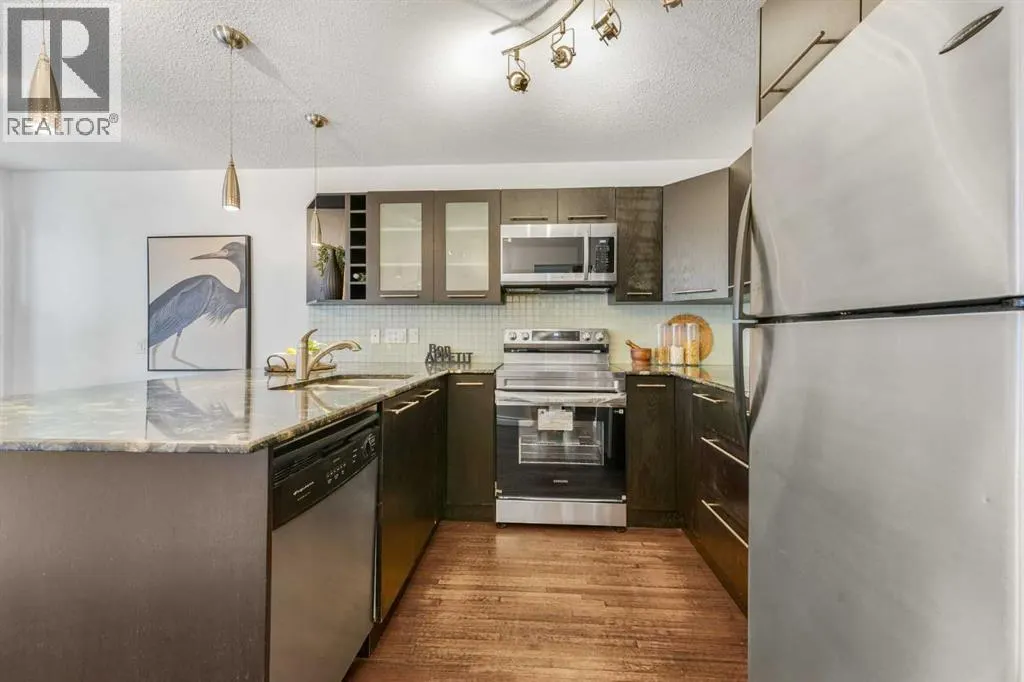6, 2815 Palliser Drive SW