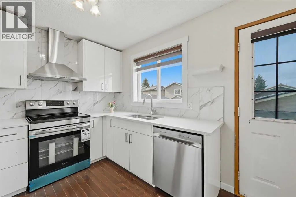 11 Martinwood Road NE