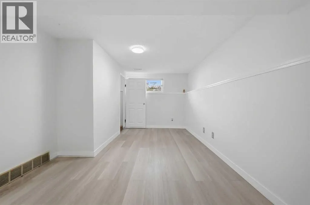 11 Martinwood Road NE