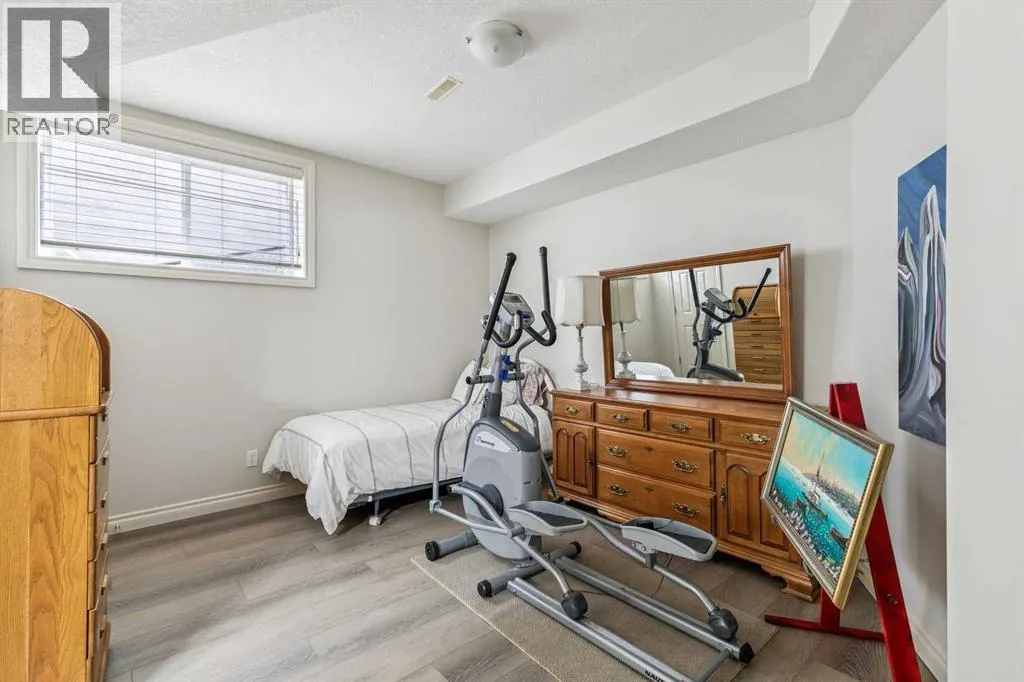 44 Evergreen Lane SW