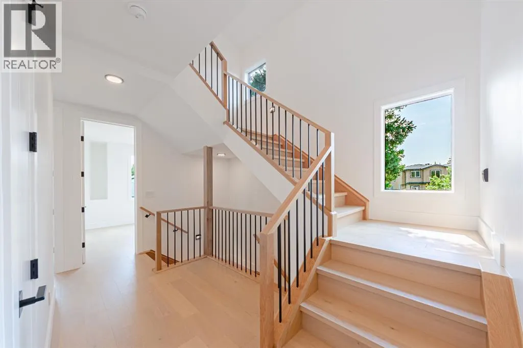 2302 Osborne Crescent SW