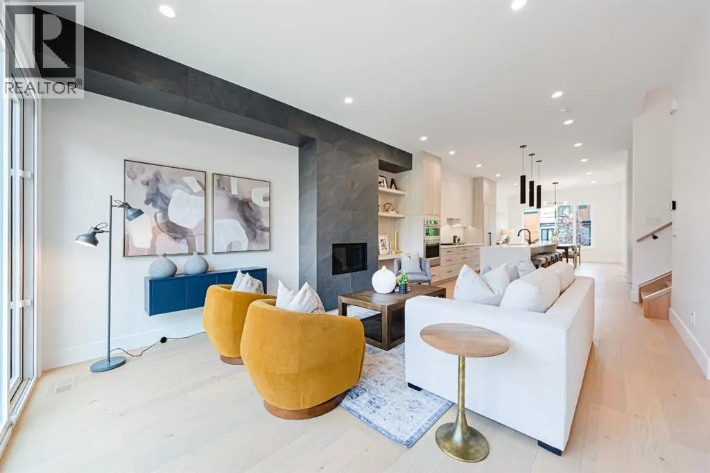 2302 Osborne Crescent SW