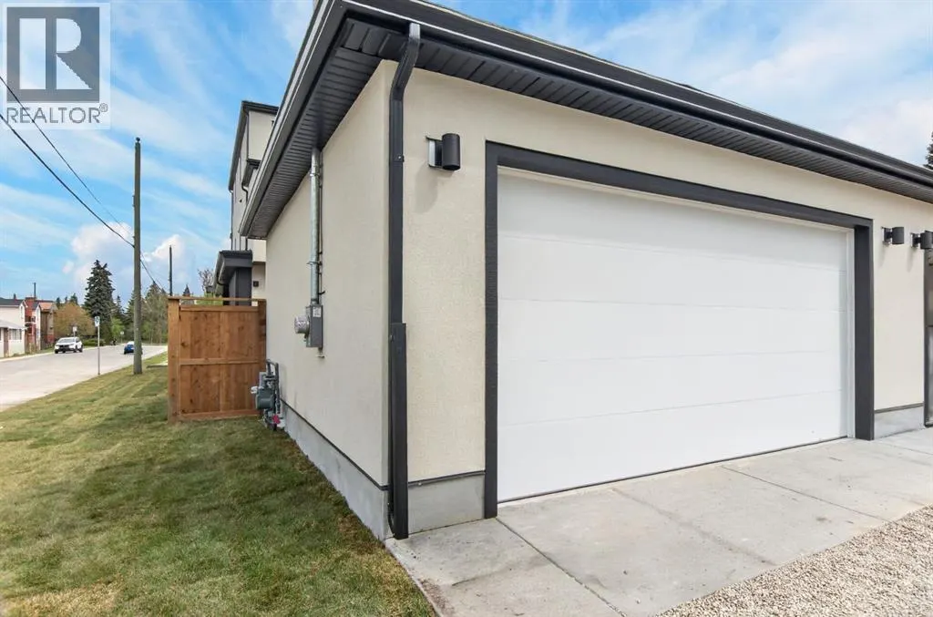 2302 Osborne Crescent SW