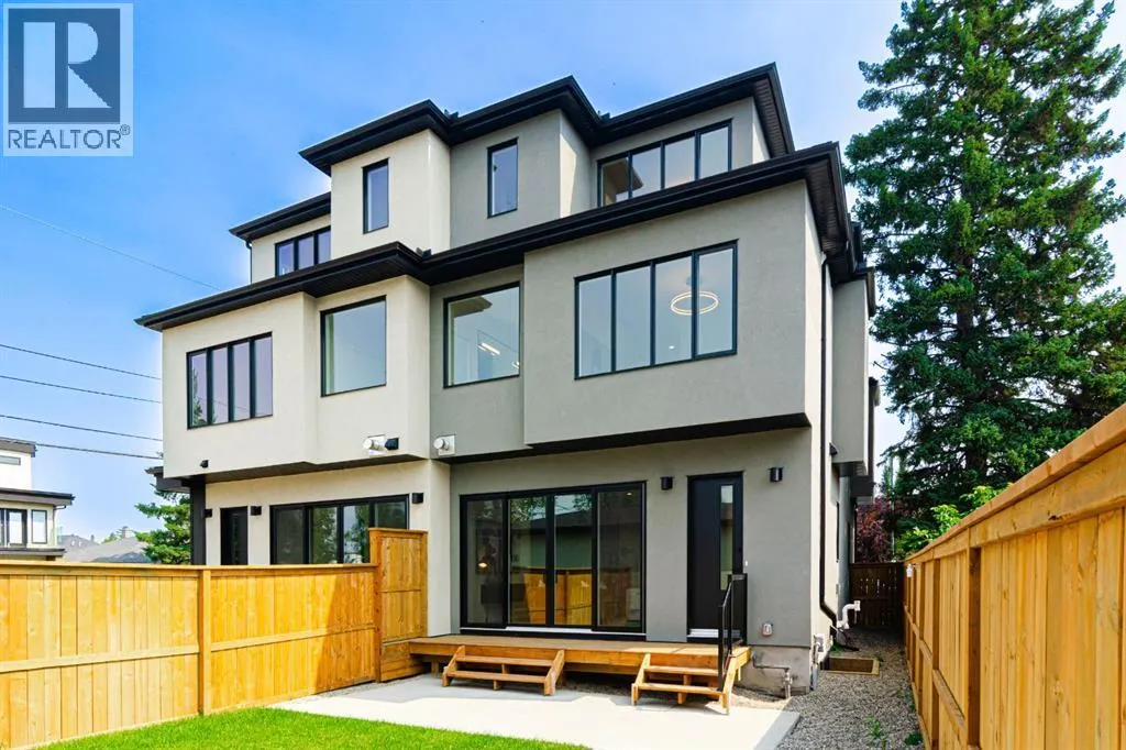 2302 Osborne Crescent SW