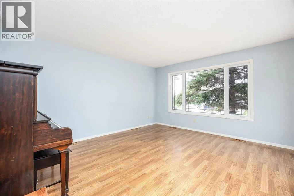 276 Cochrane Crescent