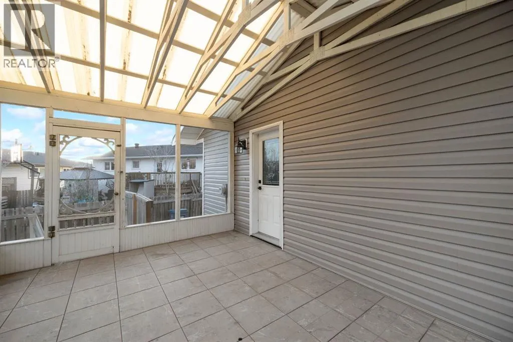 276 Cochrane Crescent