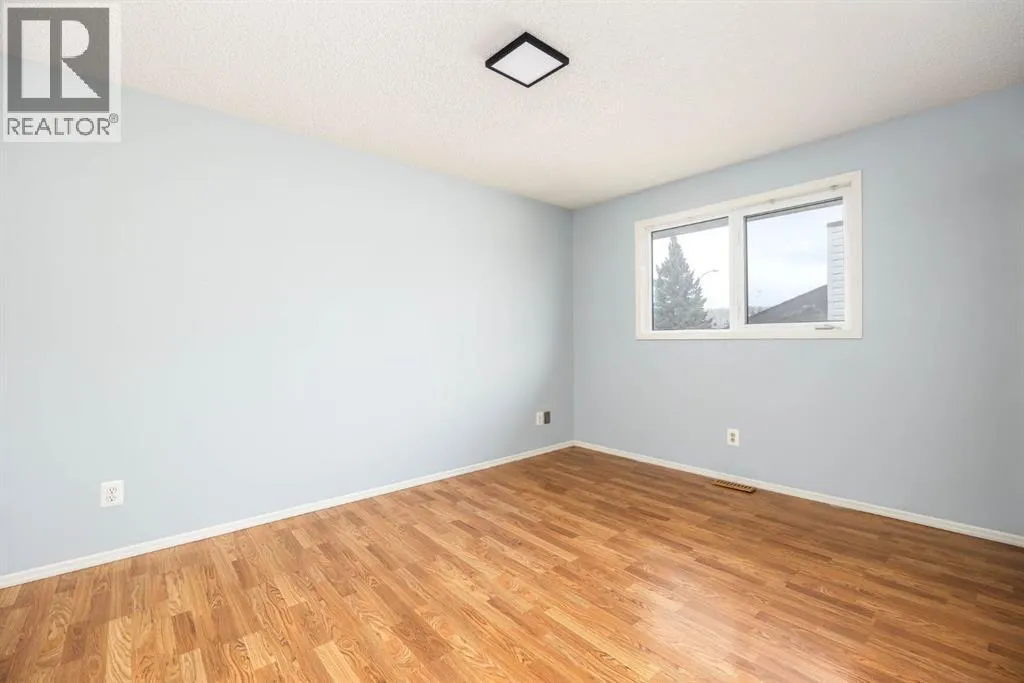276 Cochrane Crescent